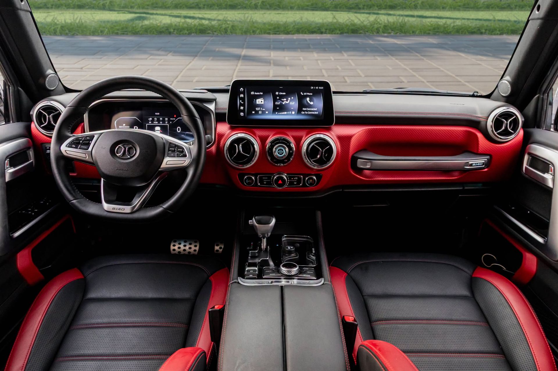 2023 BAIC BJ40 Luxury photo 3