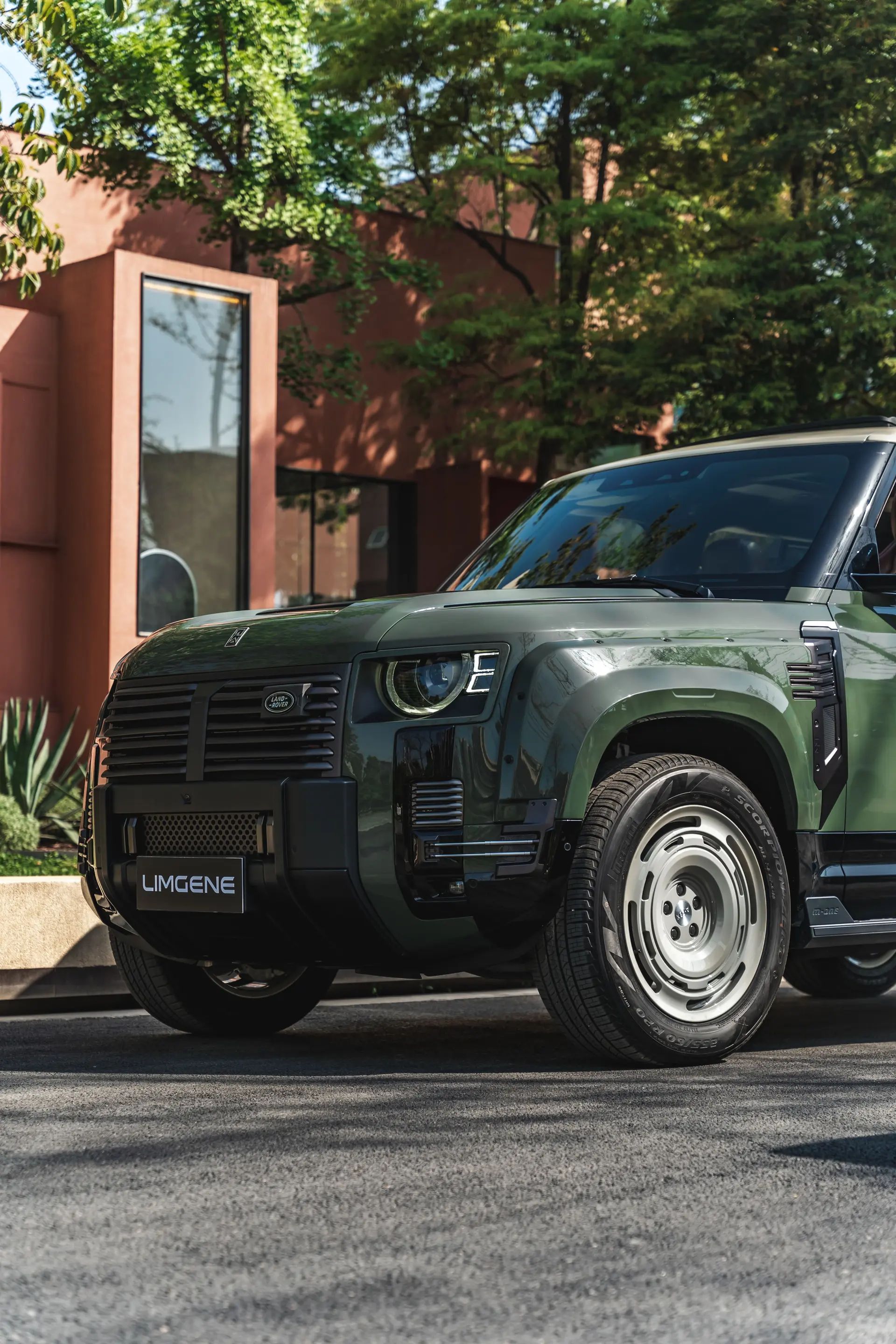2026 Land Rover Defender photo 2