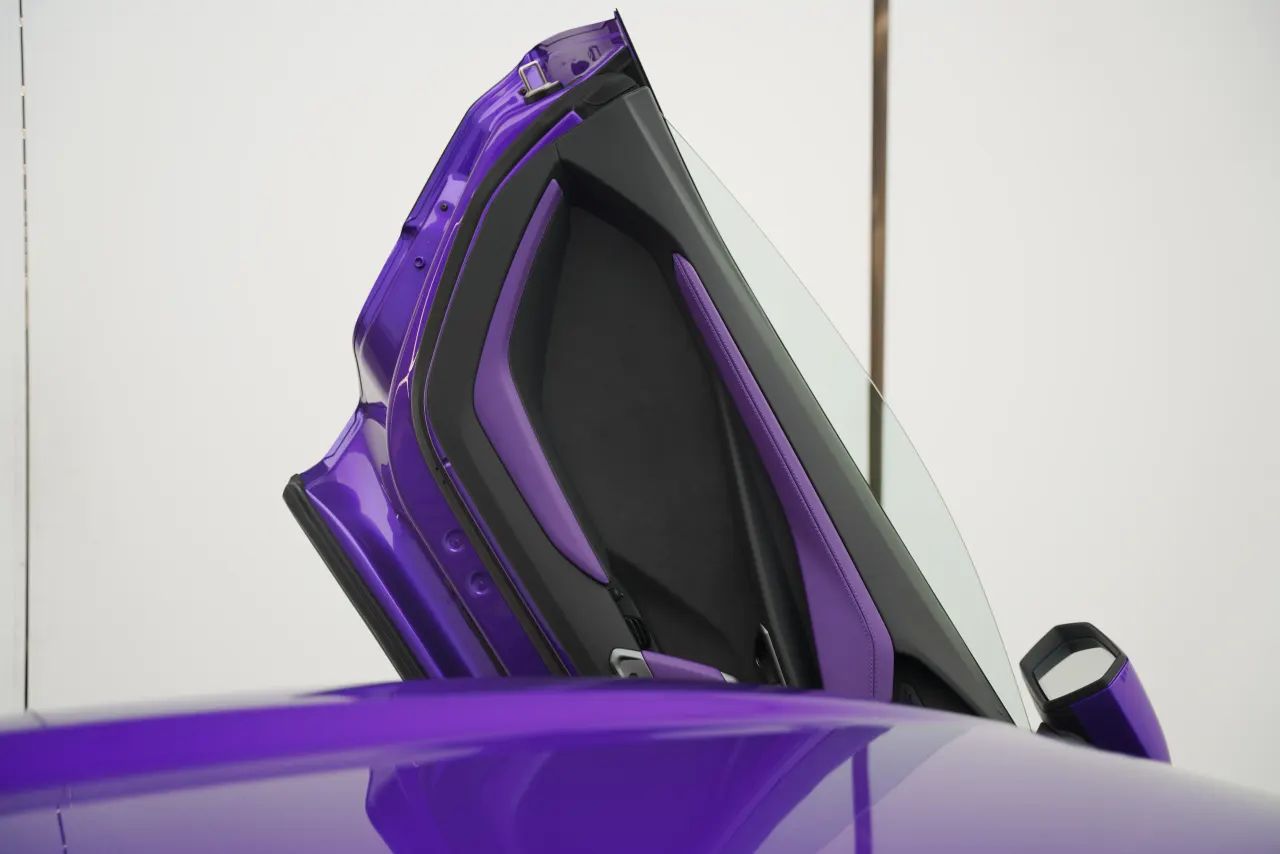 2025 Lamborghini Revuelto photo 5
