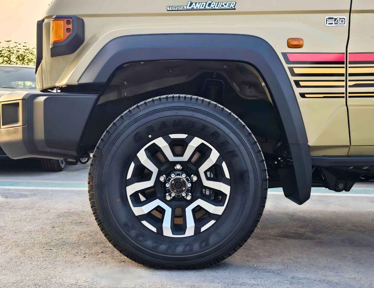 2025 Toyota Land Cruiser Pick Up photo 4