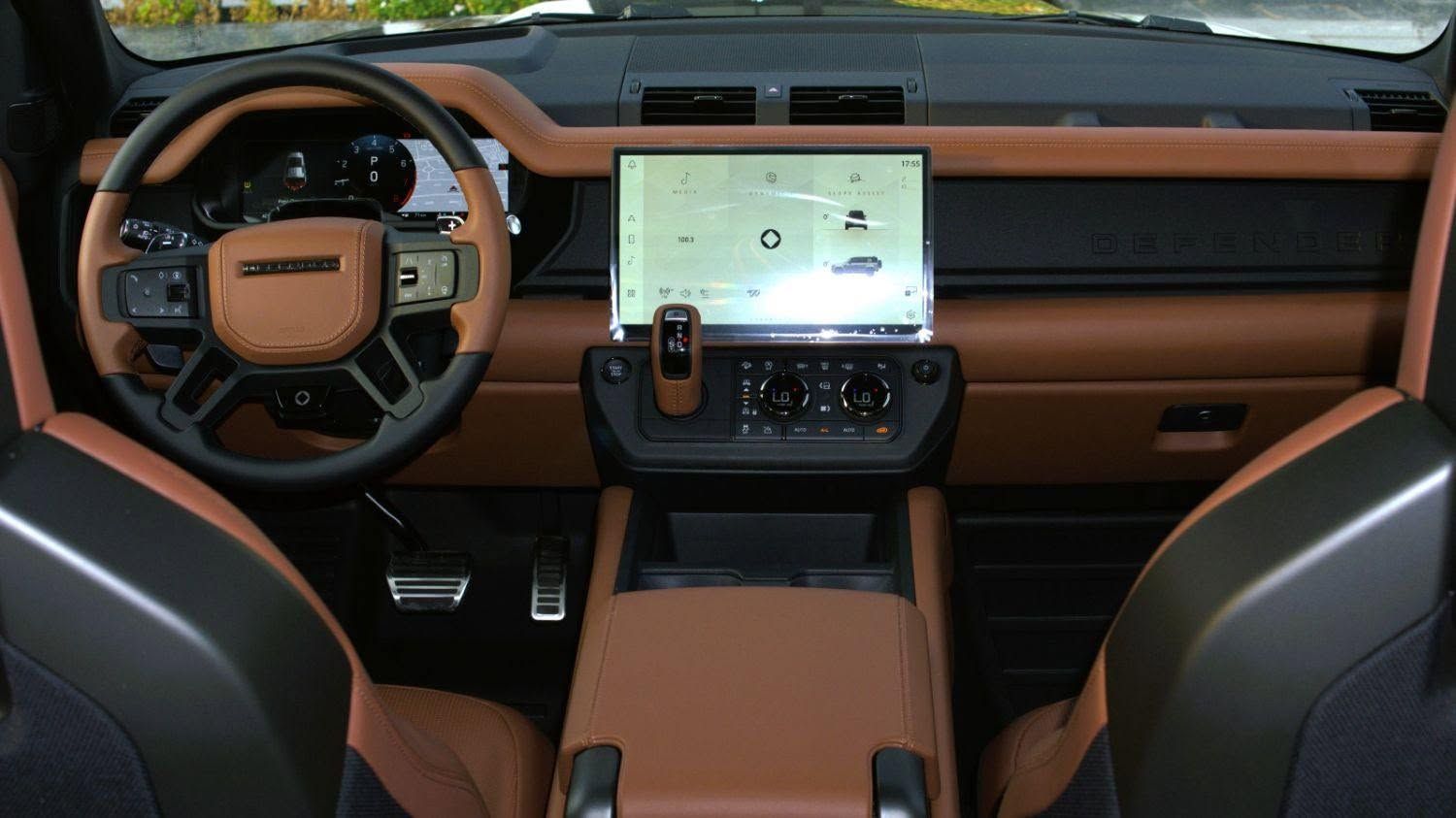 2026 Land Rover Defender 110 photo 4