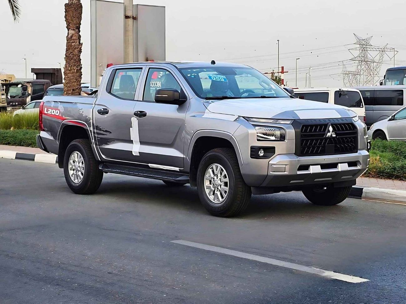 2024 Mitsubishi L200 photo 2