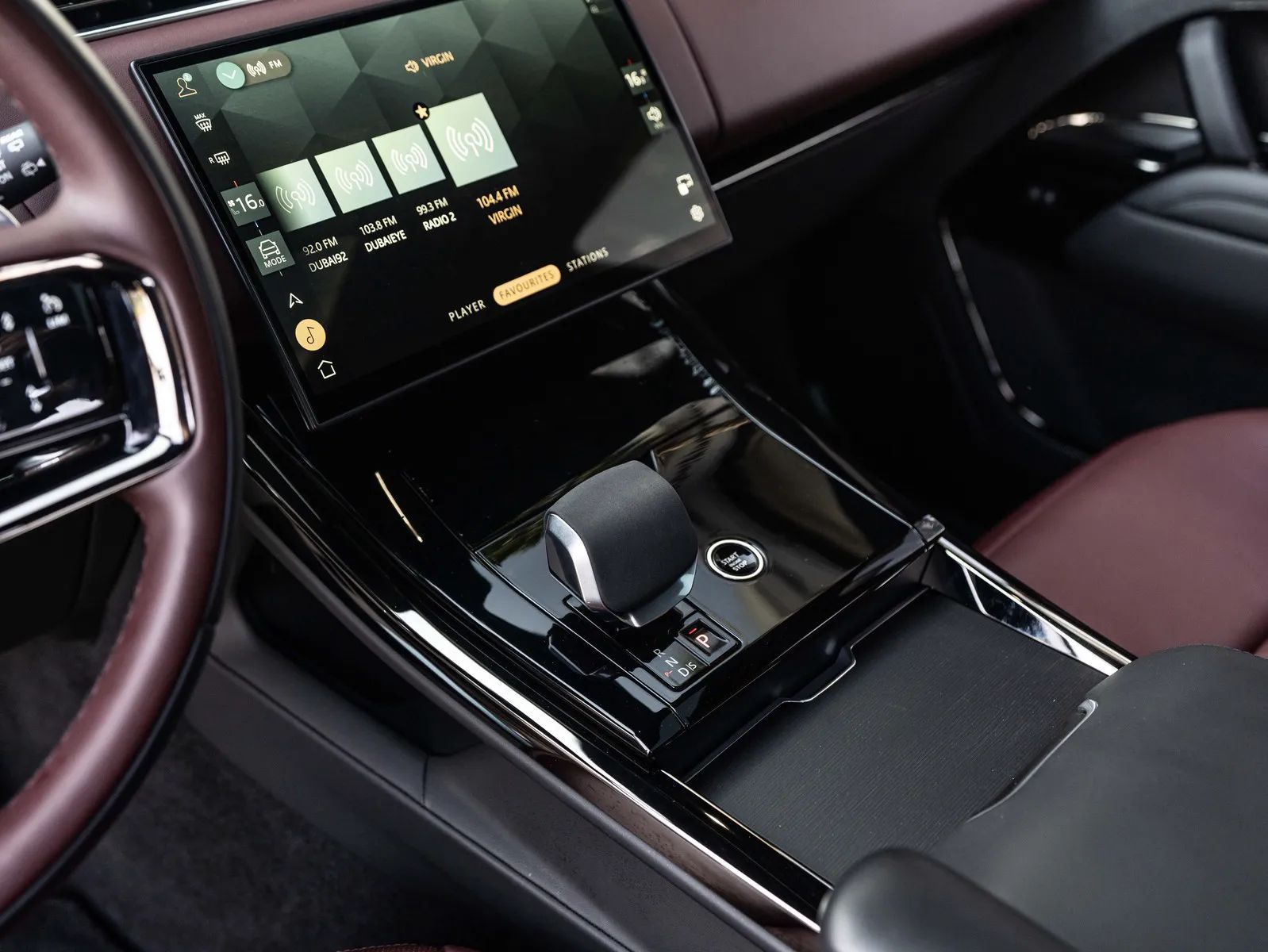 2024 Land Rover Range Rover Sport photo 4