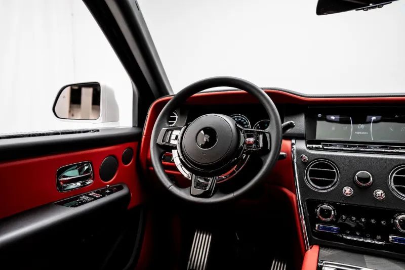 2020 Rolls-Royce Cullinan photo 3