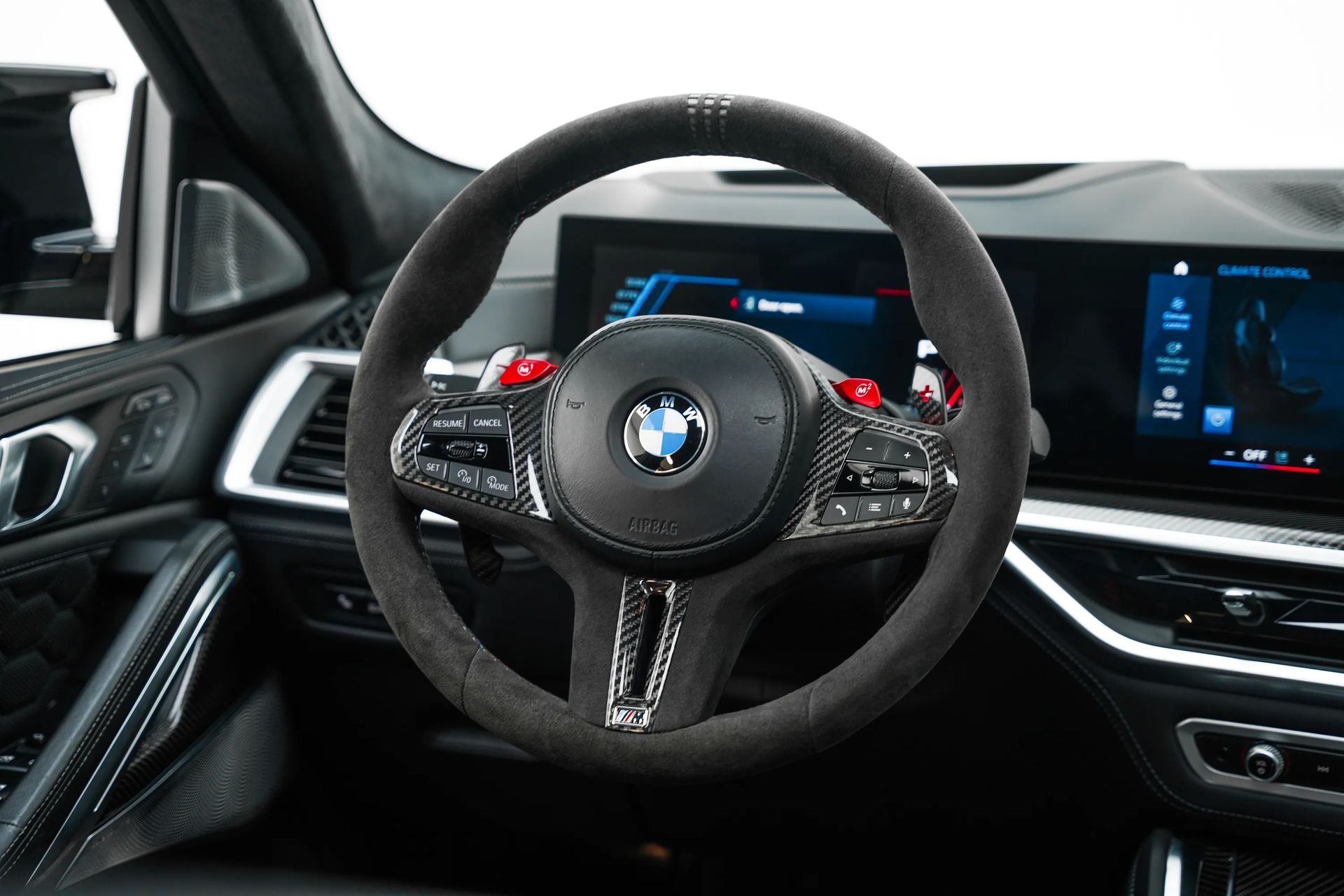 2023 BMW X6 photo 2