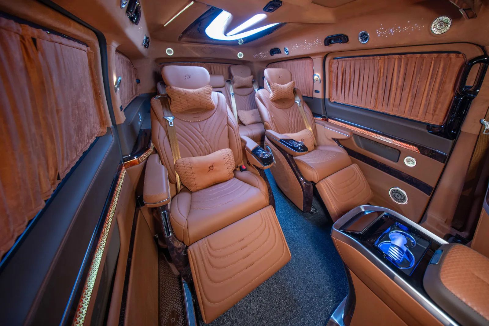 2025 Mercedes-Benz V-Class photo 4