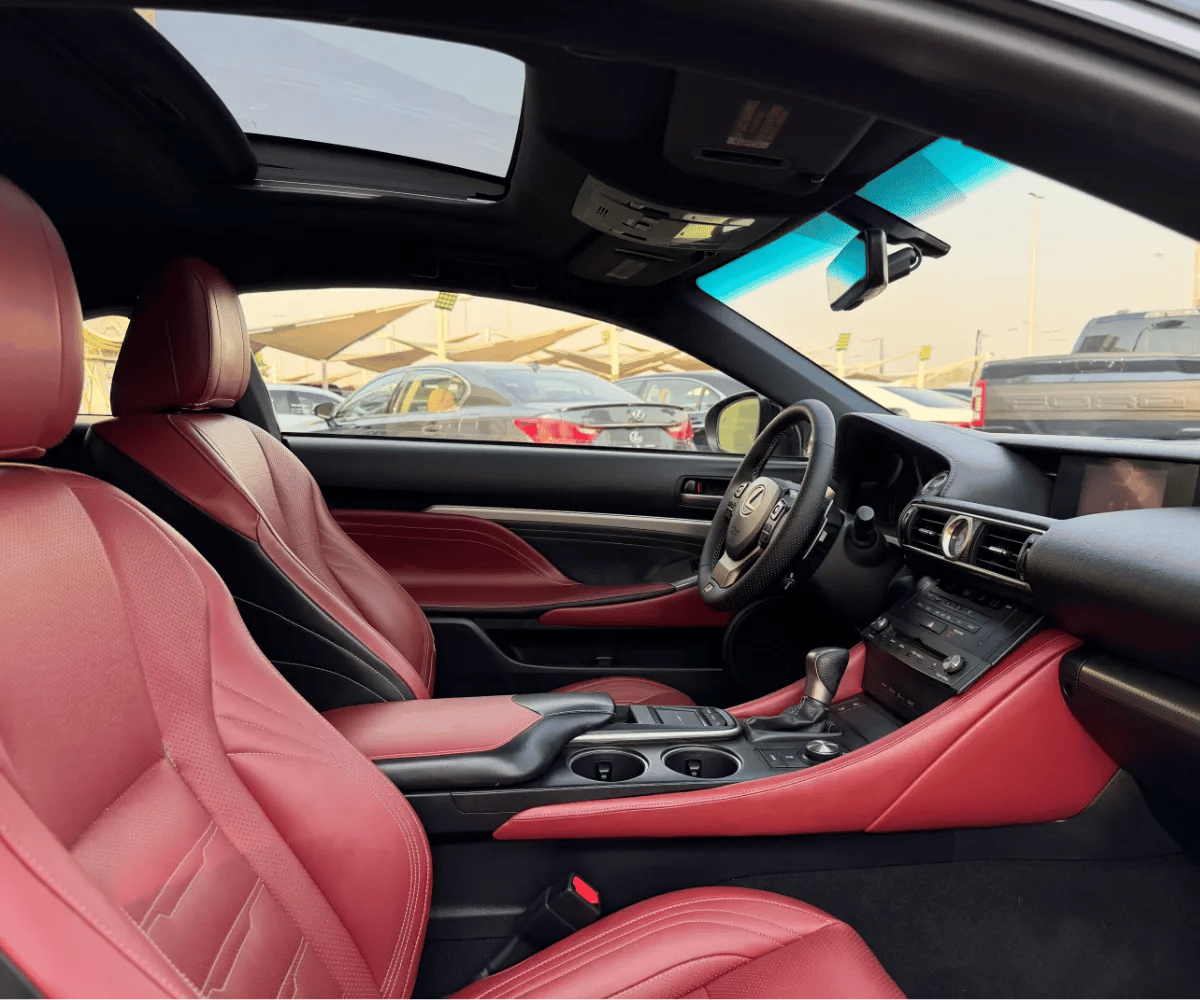 2015 Lexus RC photo 3