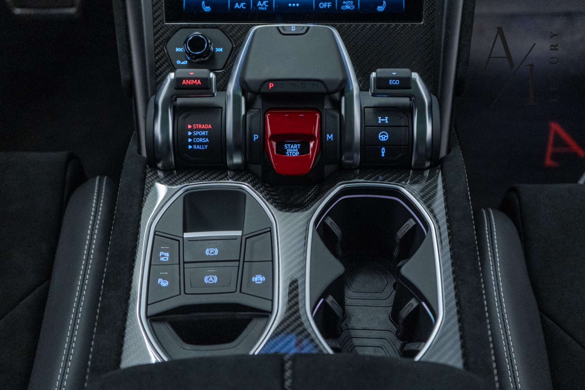 2023 Lamborghini Urus photo 4