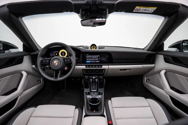 2025 Porsche 911 Carrera GTS photo 2