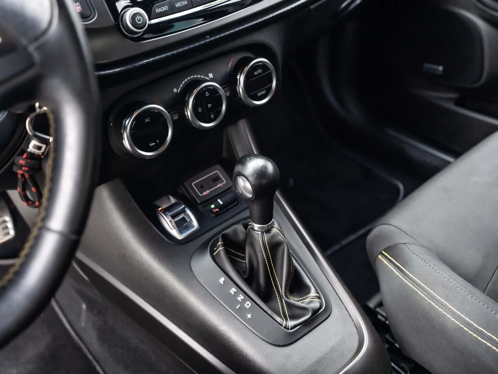 2021 Alfa Romeo Giulietta photo 3