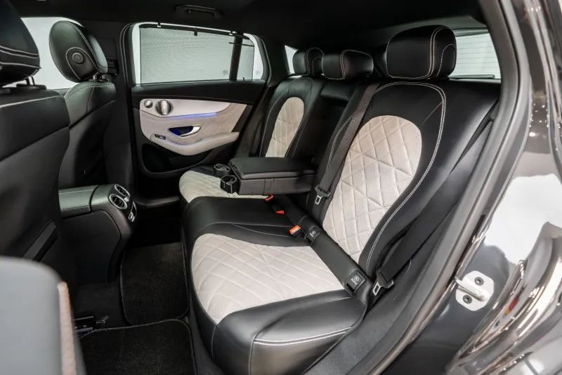 2021 Mercedes-Benz EQC photo 4