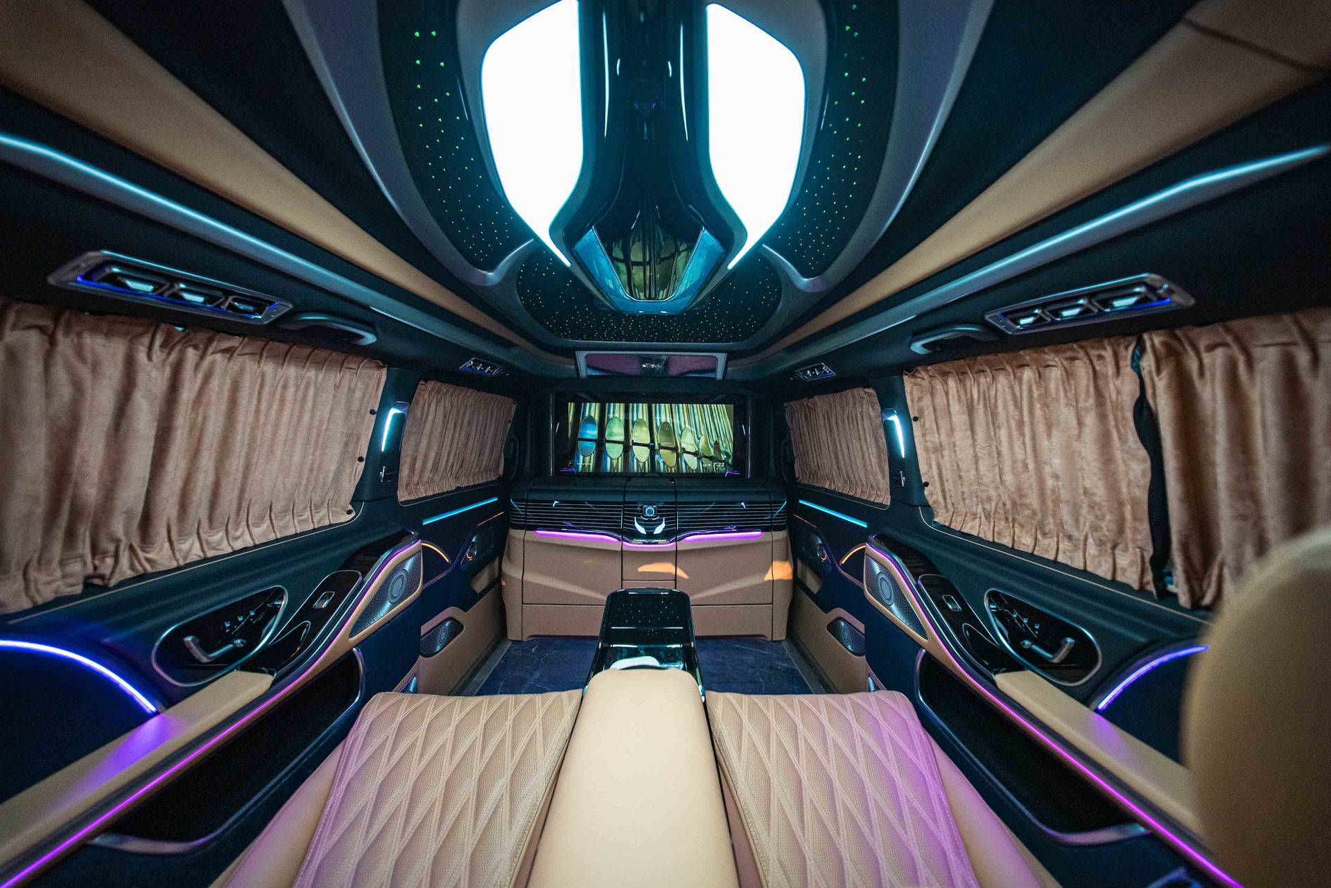 2026 Mercedes-Benz V300 photo 4