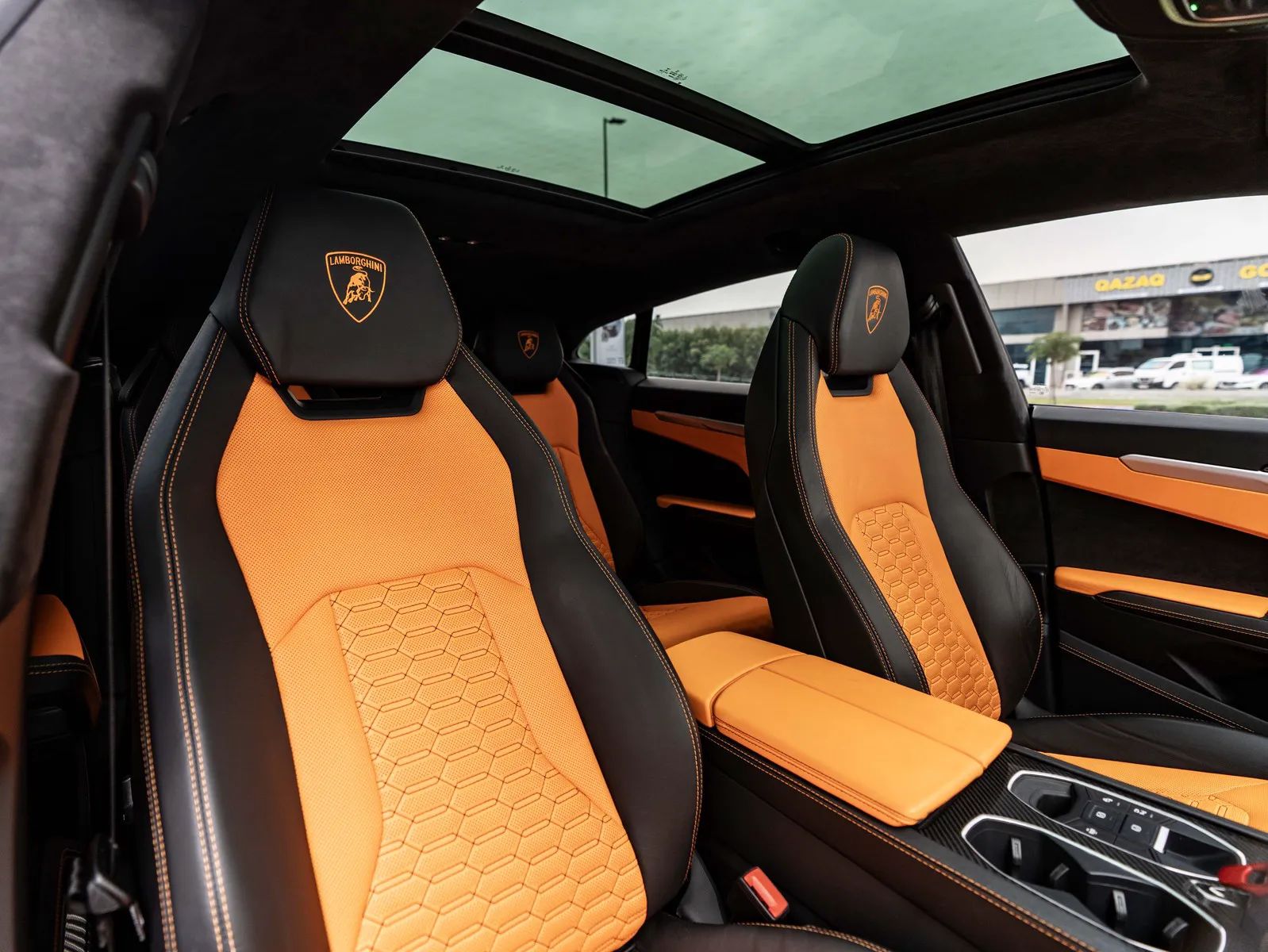 2022 Lamborghini Urus photo 5