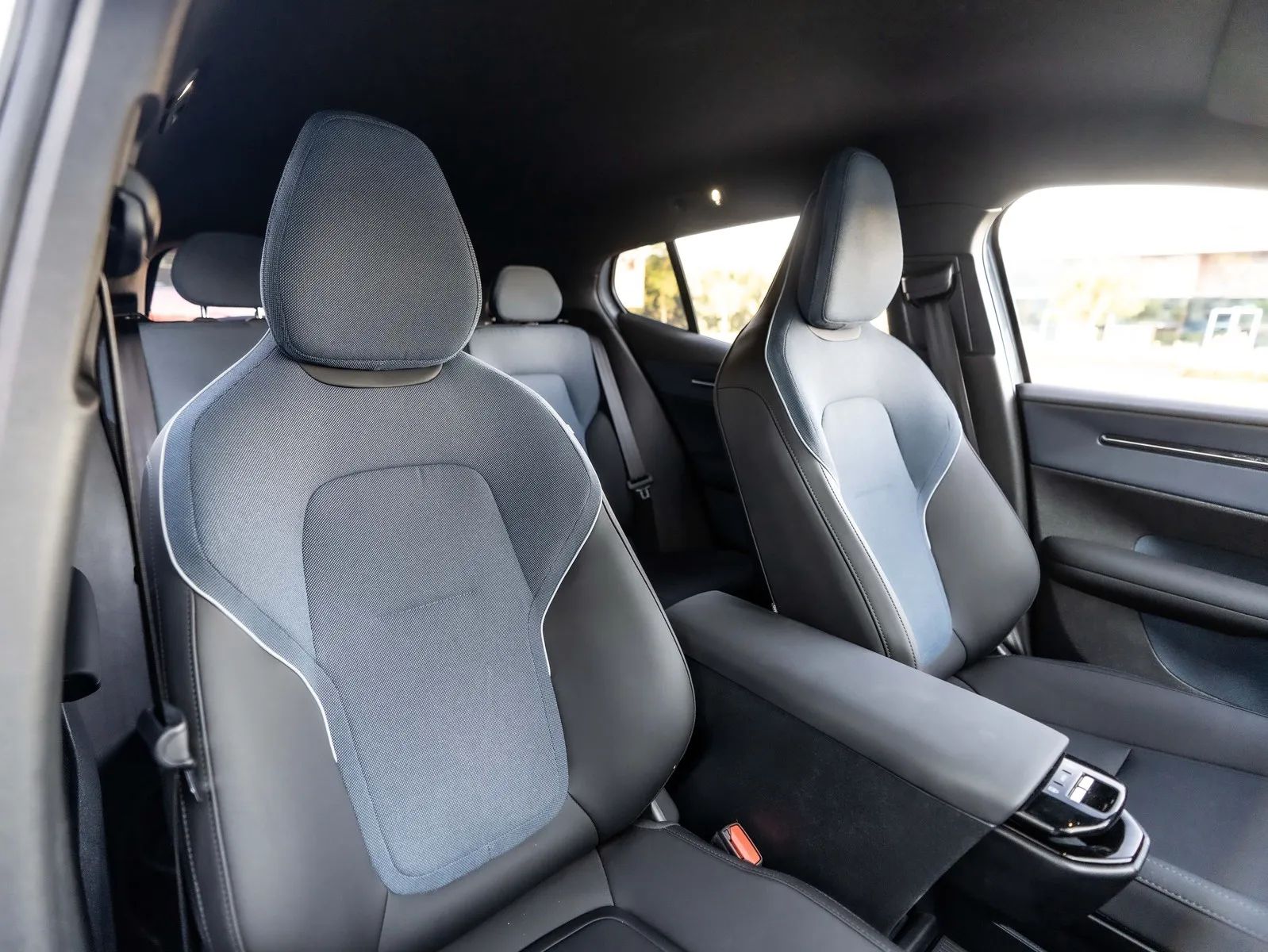 2024 Volvo EX30 photo 4