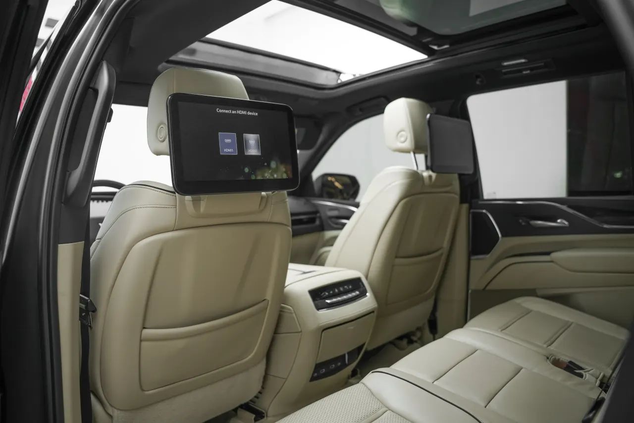 2023 Cadillac Escalade photo 5