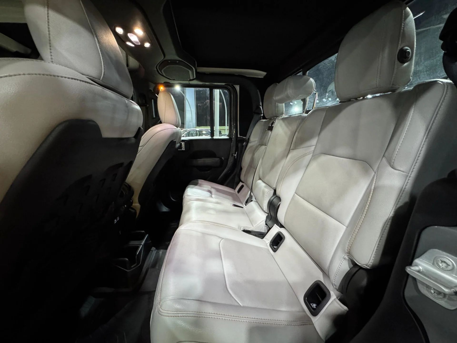 2021 Jeep Gladiator photo 4