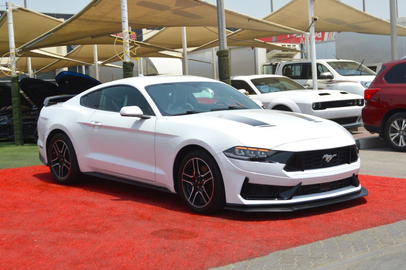 2020 Ford Mustang photo 2