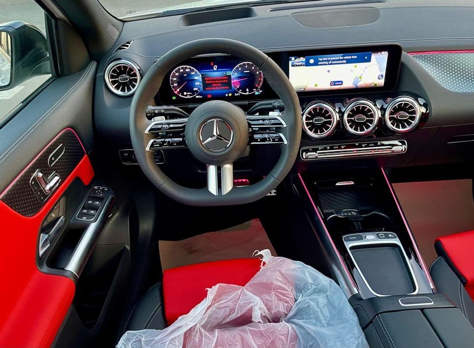 2025 Mercedes-Benz GLA 200 photo 3