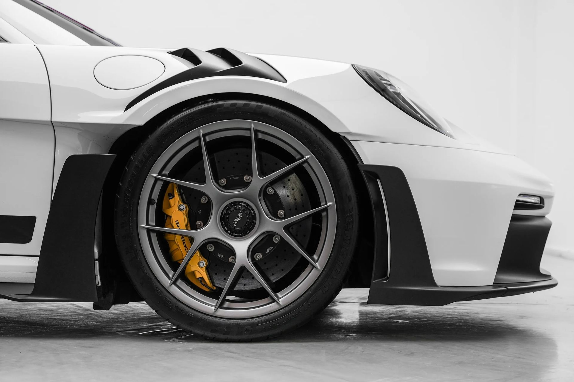 2025 Porsche 911 photo 5