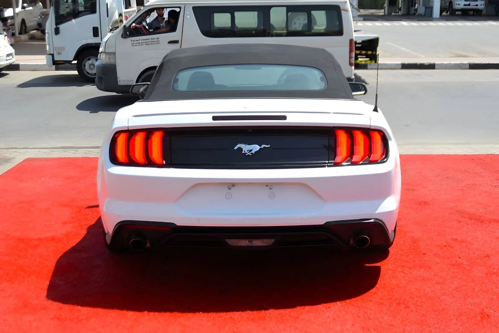 2023 Ford Mustang photo 5