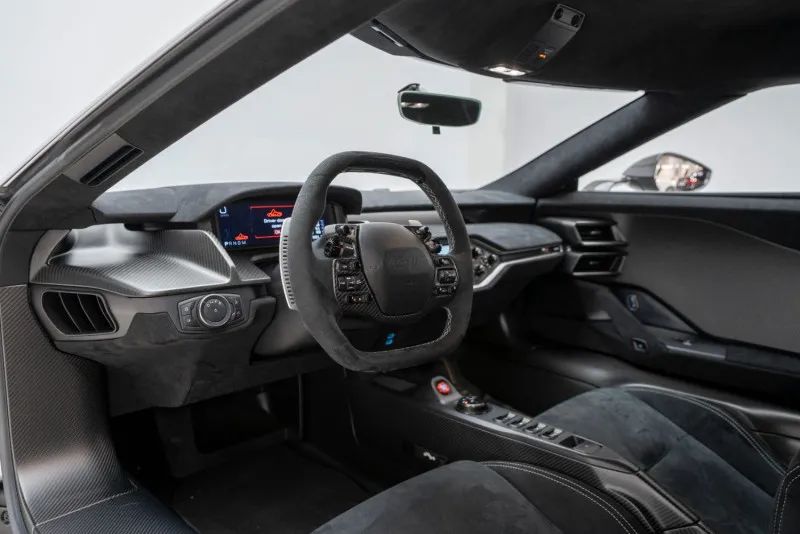 2021 Ford GT photo 2