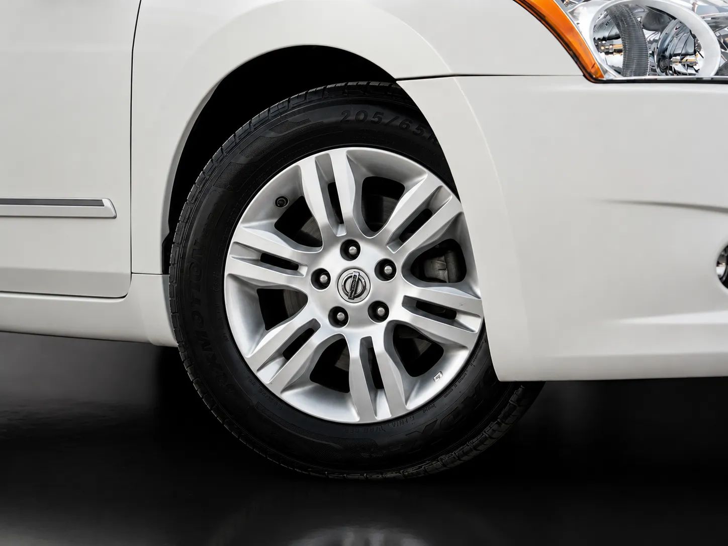 2011 Nissan Altima photo 2