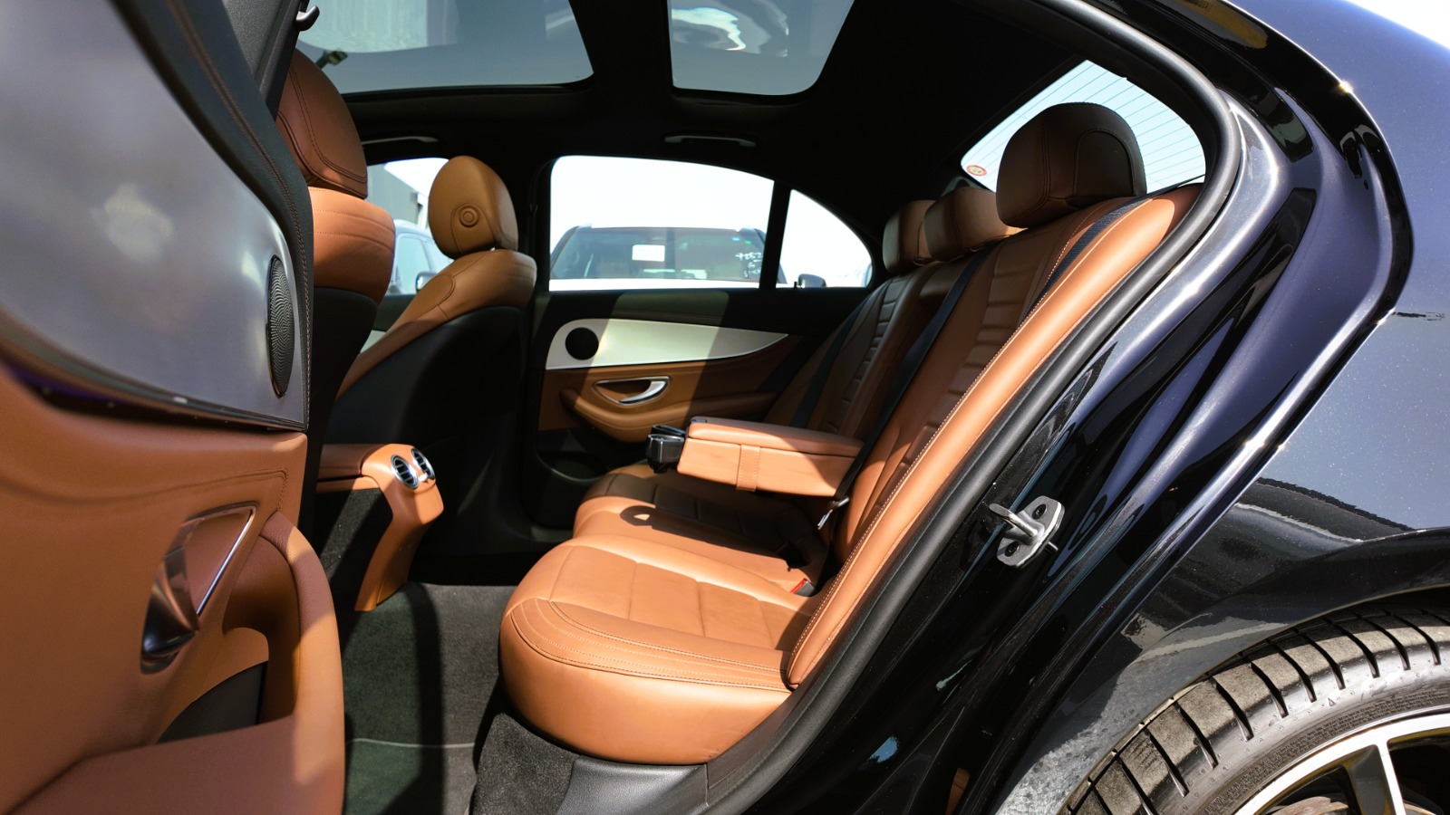 2022 Mercedes-Benz E 200 photo 4