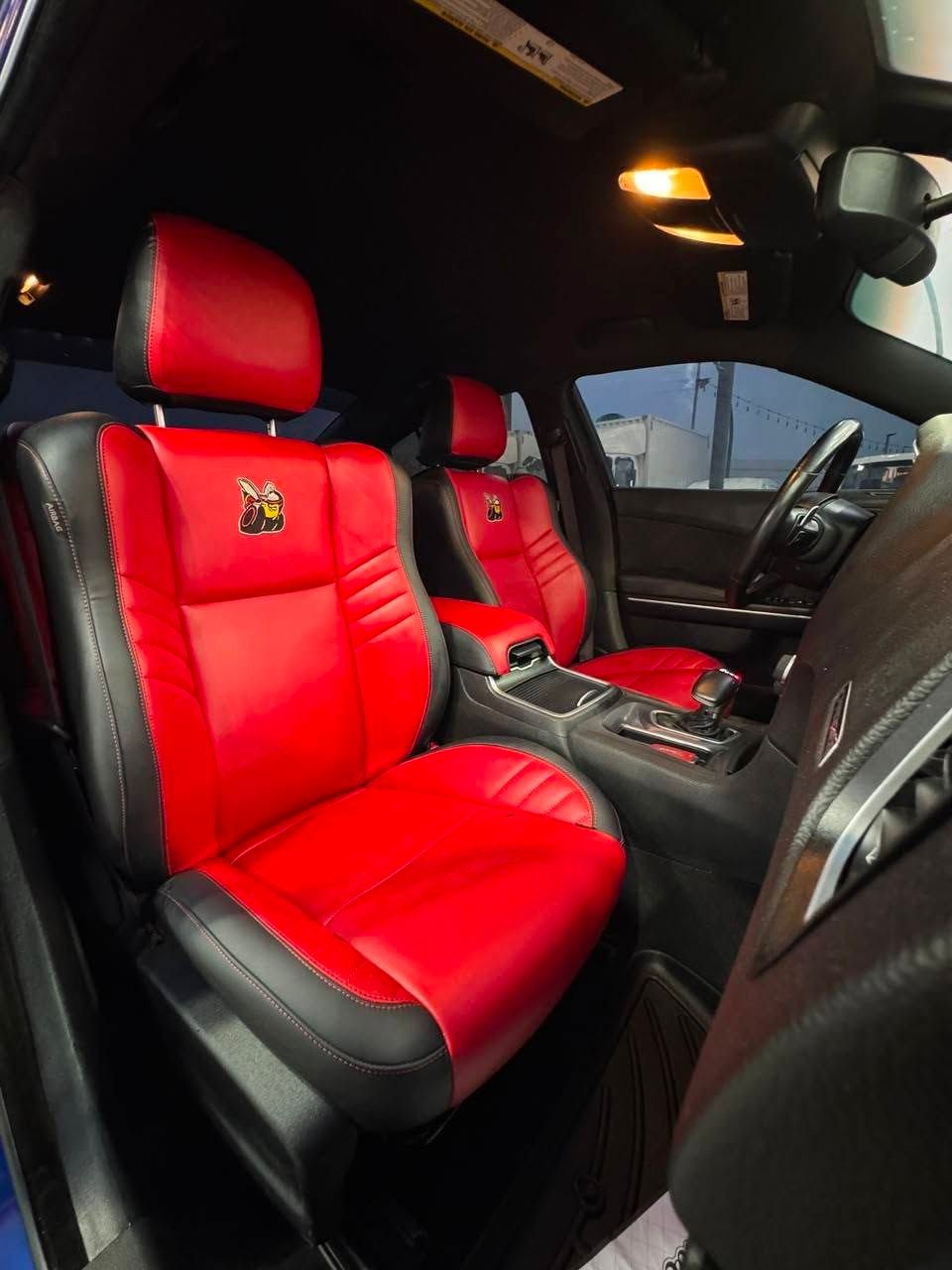 2019 Dodge Challenger photo 4