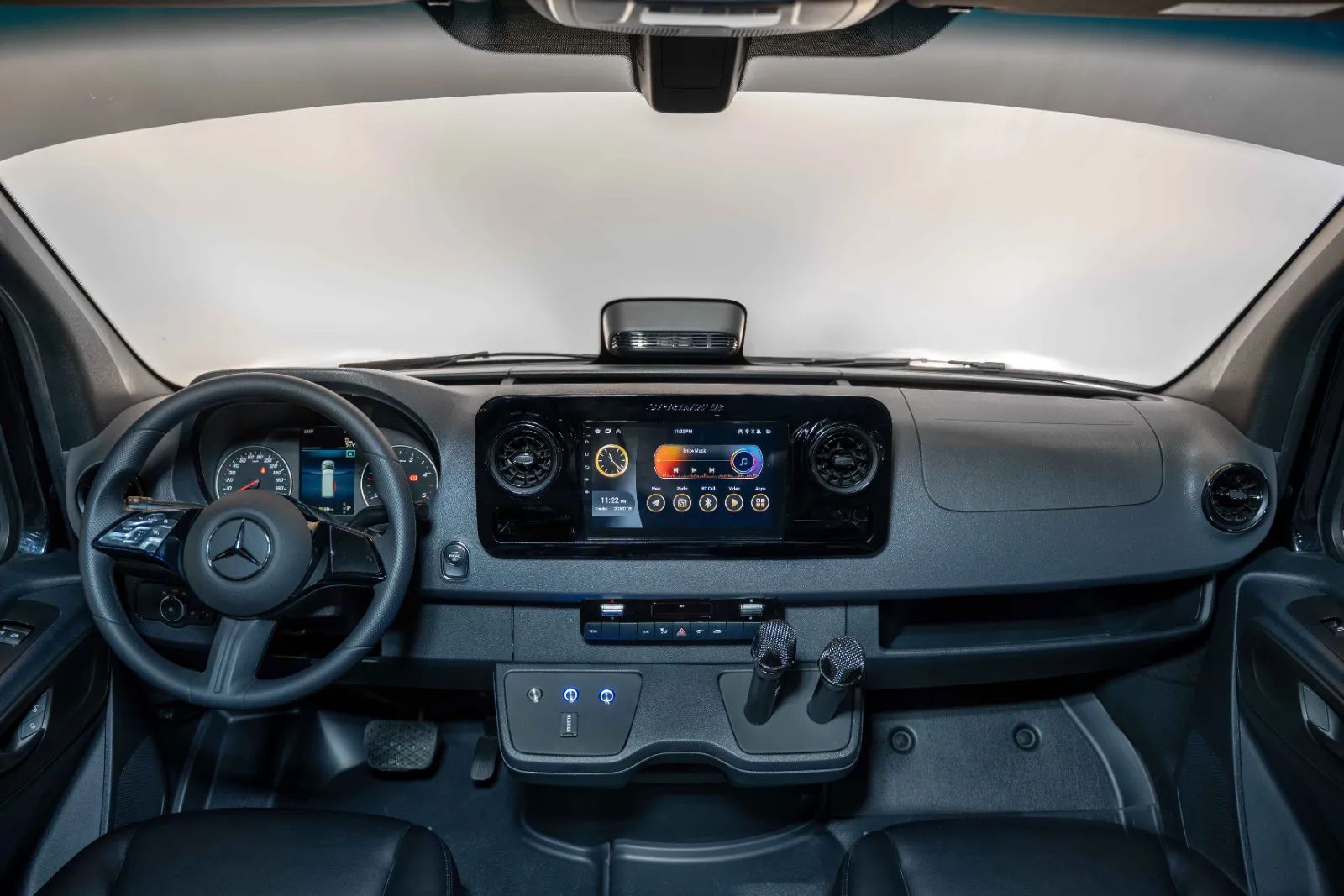 2026 Mercedes-Benz Sprinter 519 Extra Long photo 2