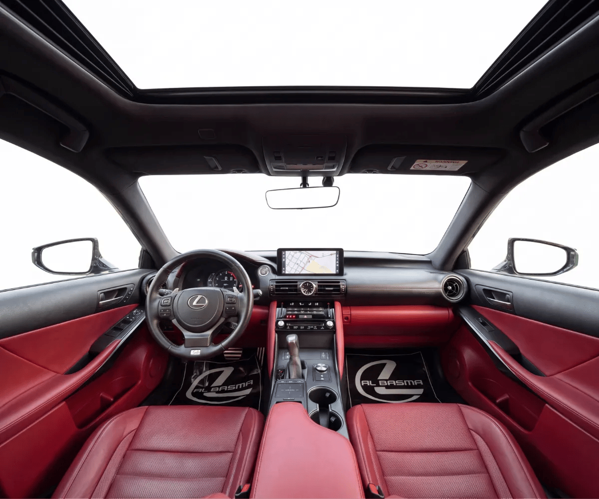 2024 Lexus IS photo 4