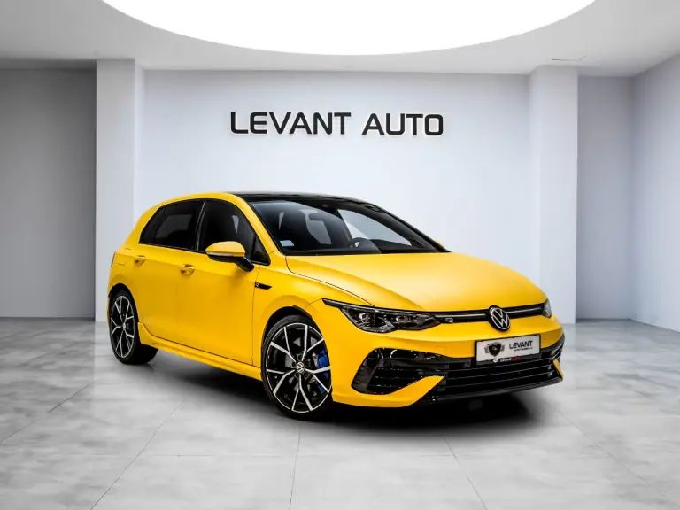 2022 Volkswagen Golf photo 2