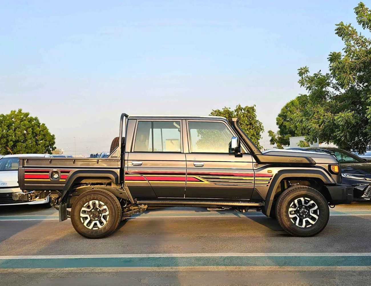 2025 Toyota Land Cruiser Pick Up photo 2