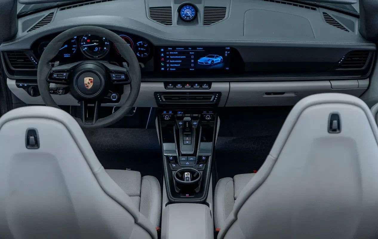 2023 Porsche 911 Carrera GTS photo 3