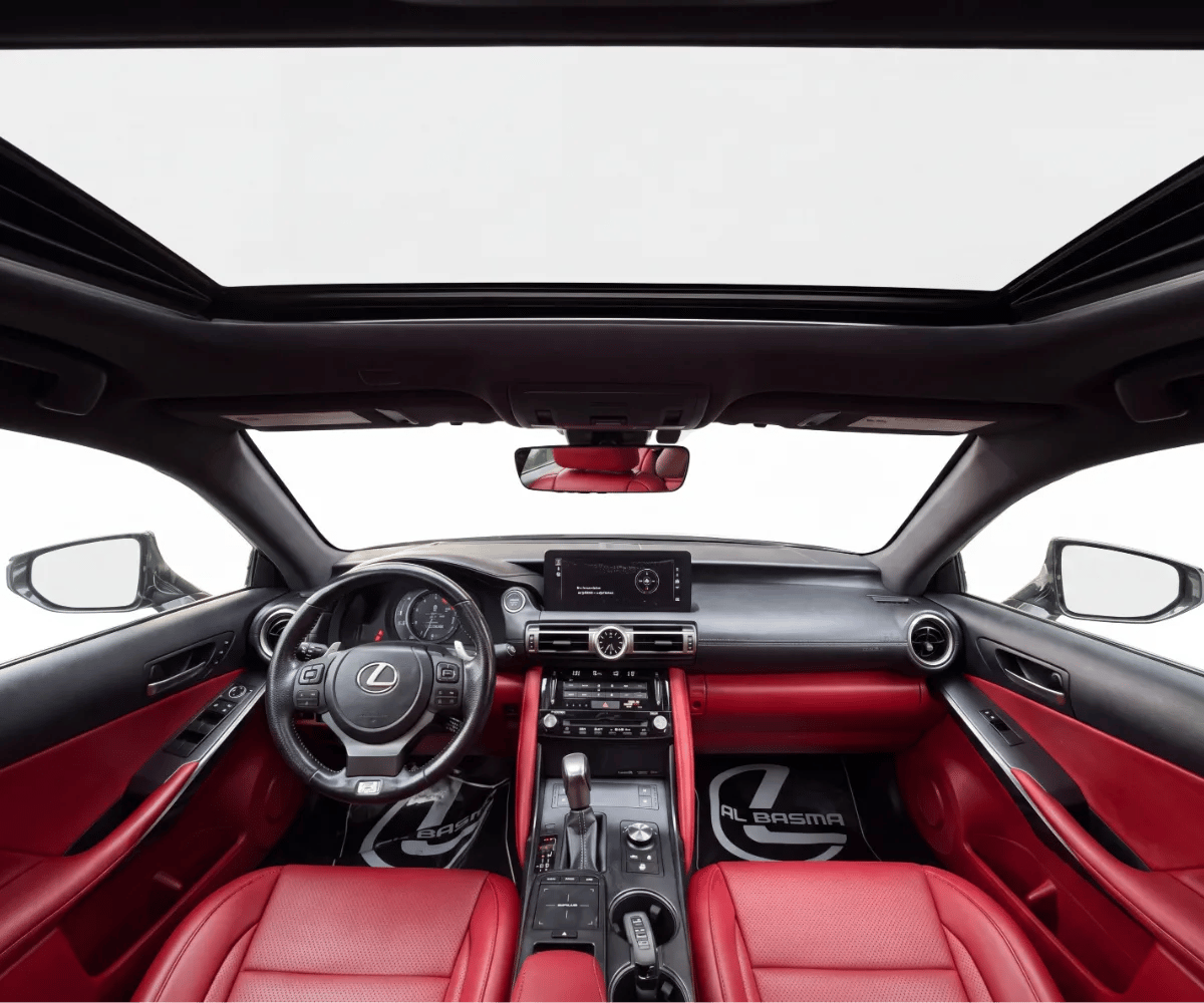 2022 Lexus IS350 photo 2