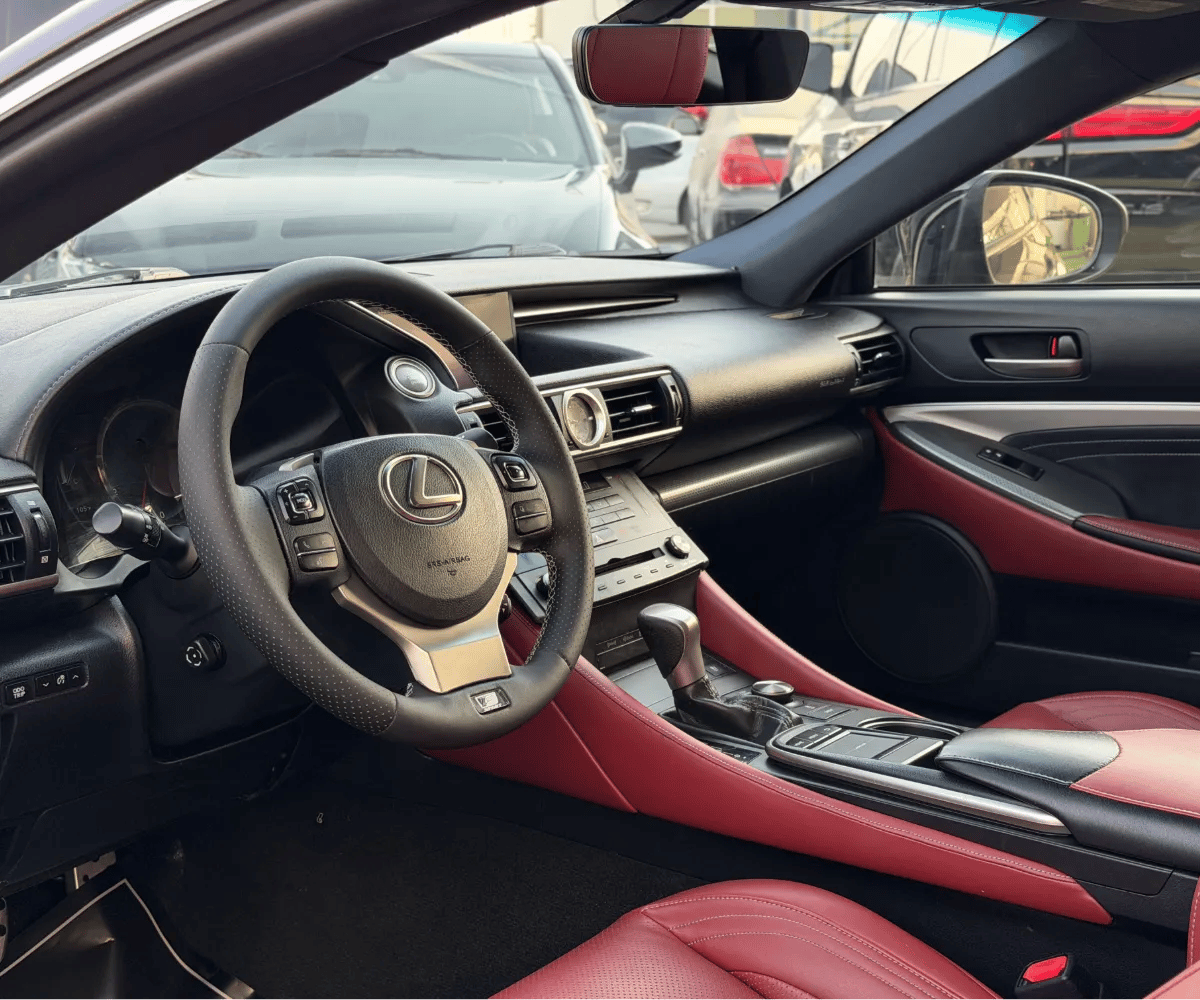 2015 Lexus RC photo 2
