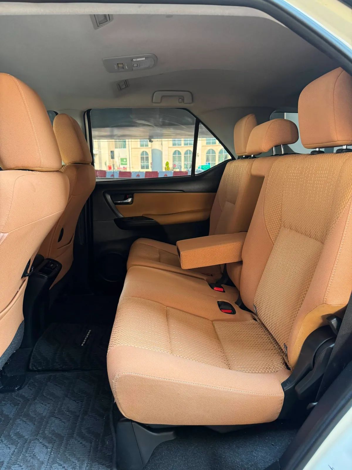 2018 Toyota Fortuner photo 4