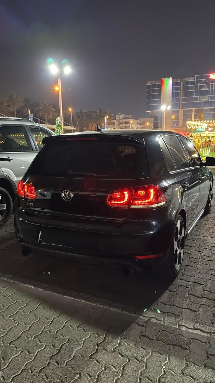 2013 Volkswagen Golf photo 2