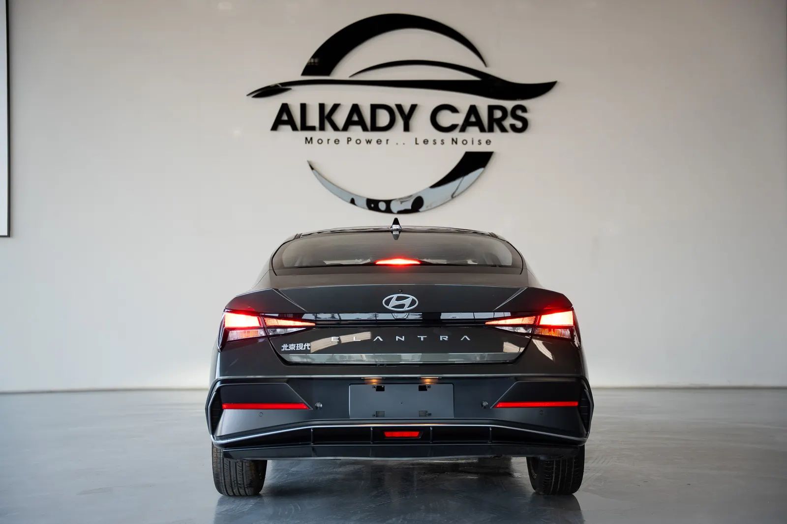 2025 Hyundai Elantra photo 5