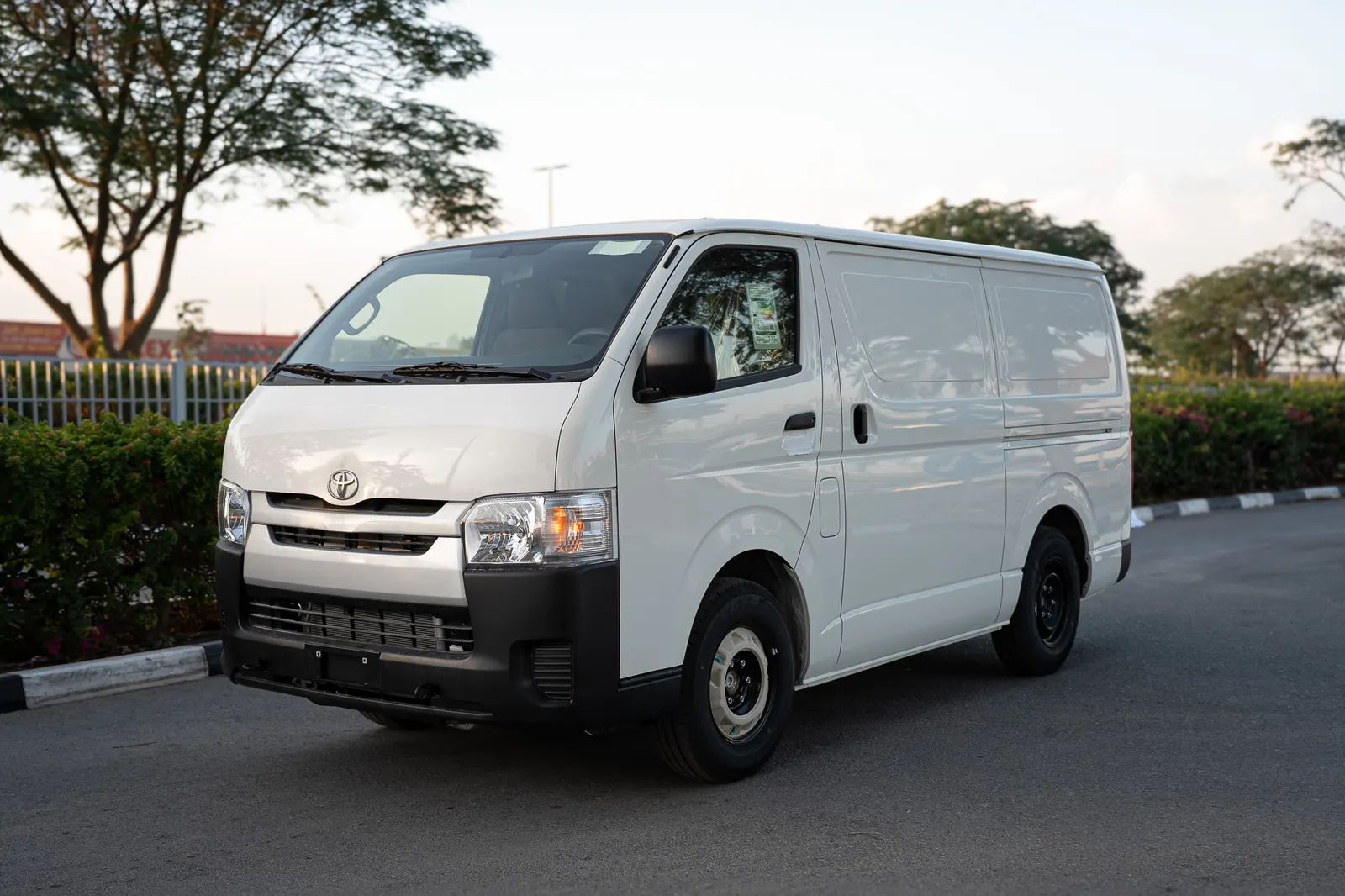 2025 Toyota Hiace photo 3