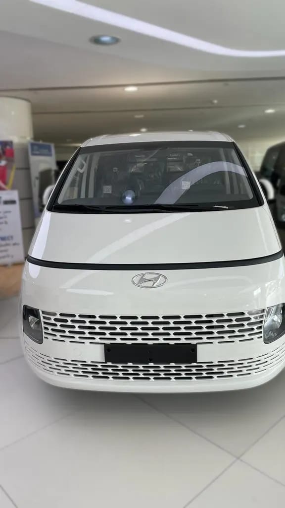 2026 Hyundai Staria photo 4