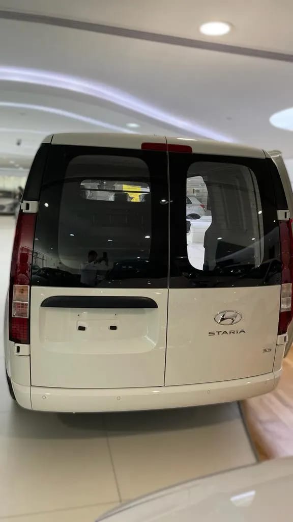 2026 Hyundai Staria photo 5