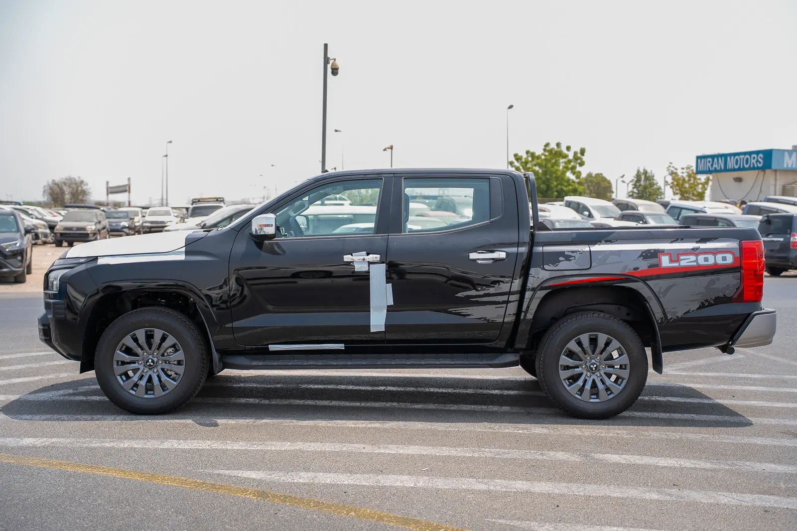2025 Mitsubishi L200 photo 3
