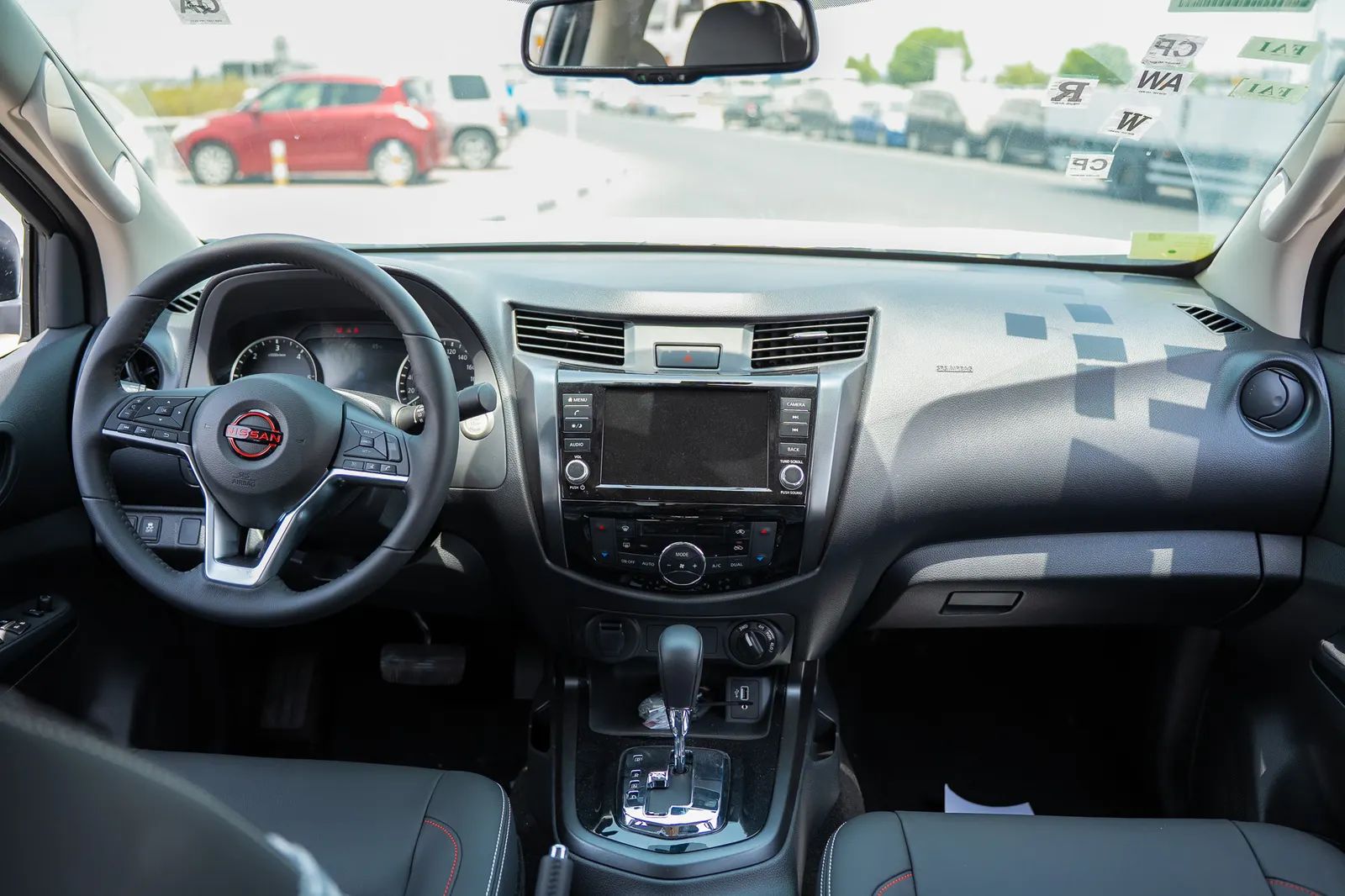 2025 Nissan Navara photo 2