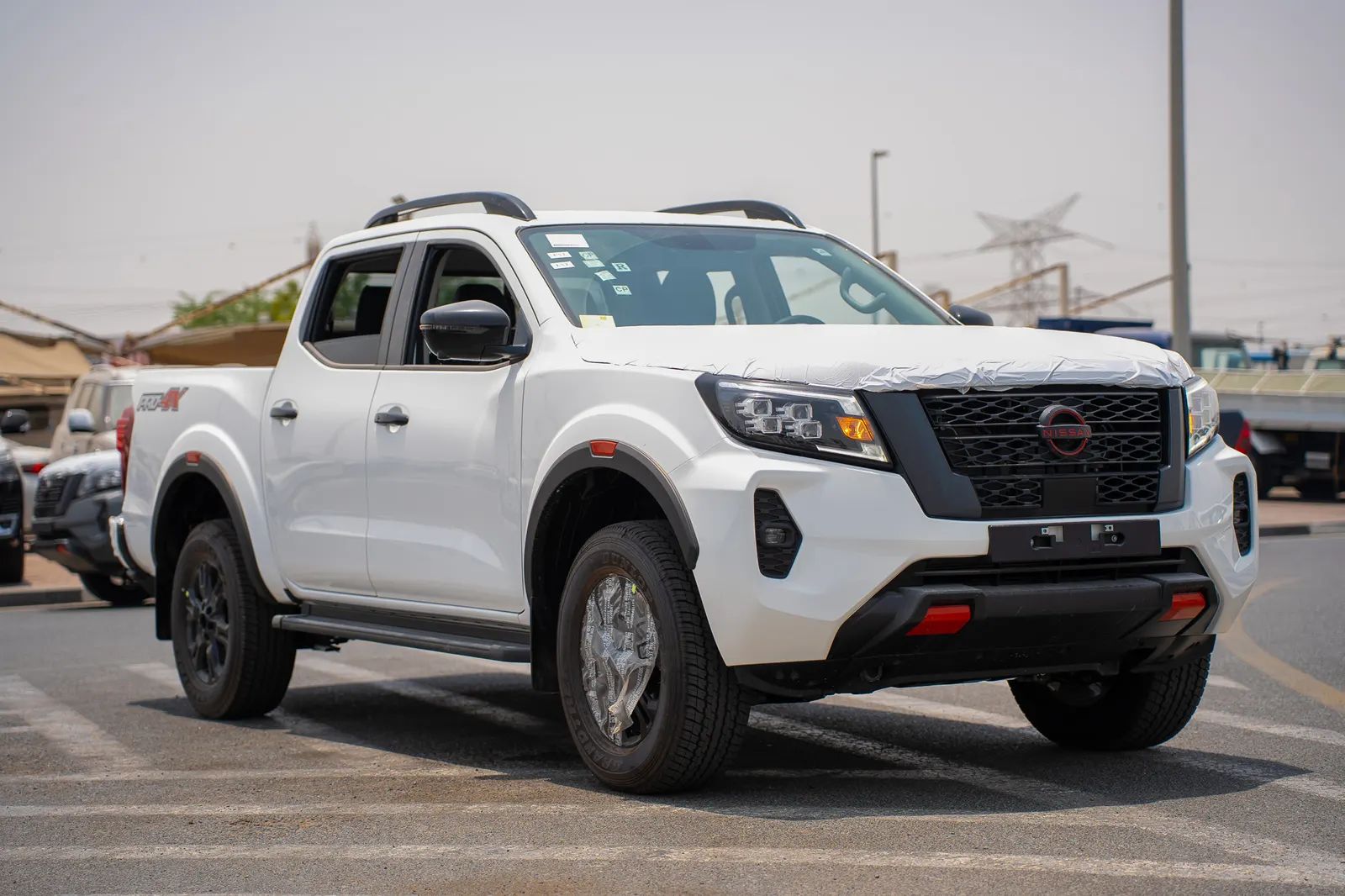 2025 Nissan Navara photo 2