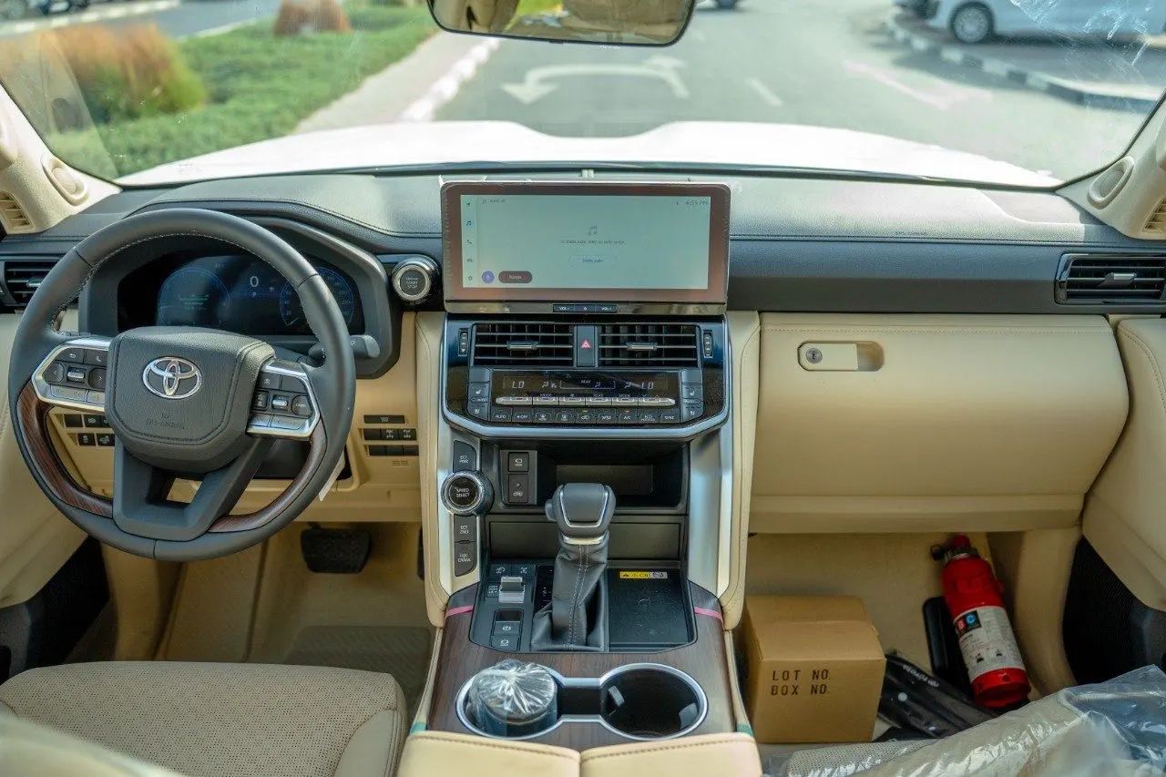 2025 Toyota Land Cruiser photo 2