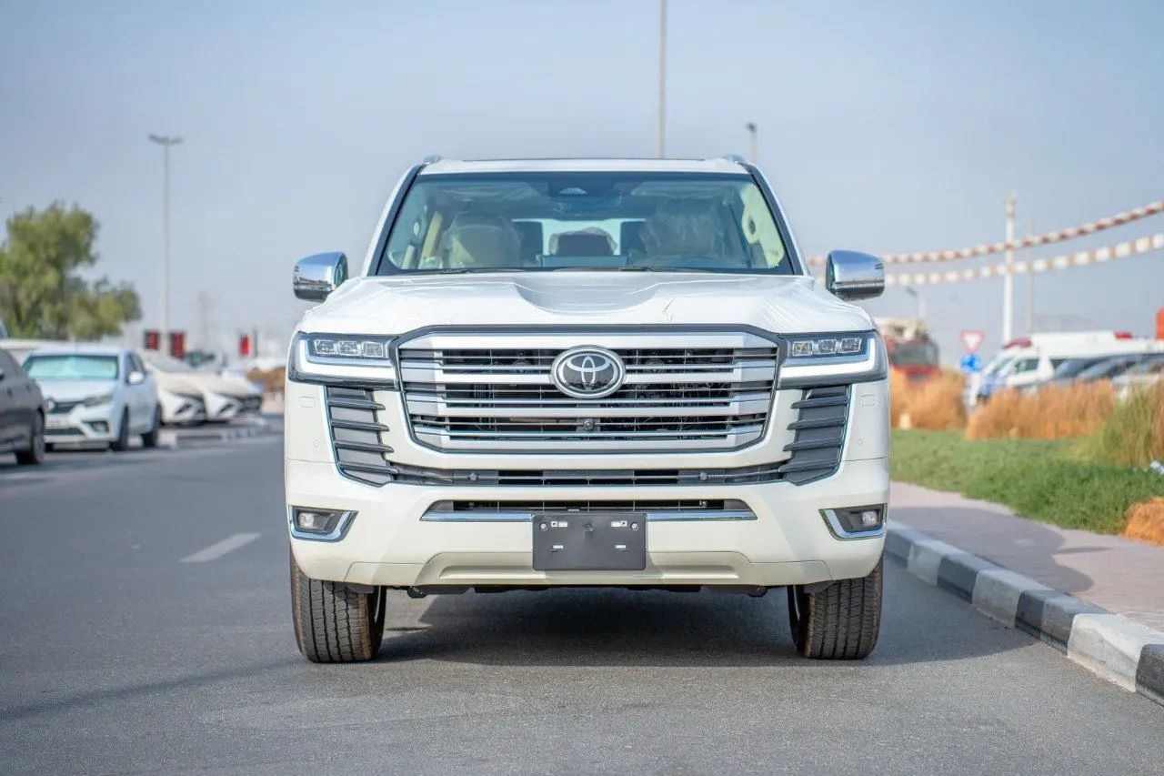 2025 Toyota Land Cruiser photo 3