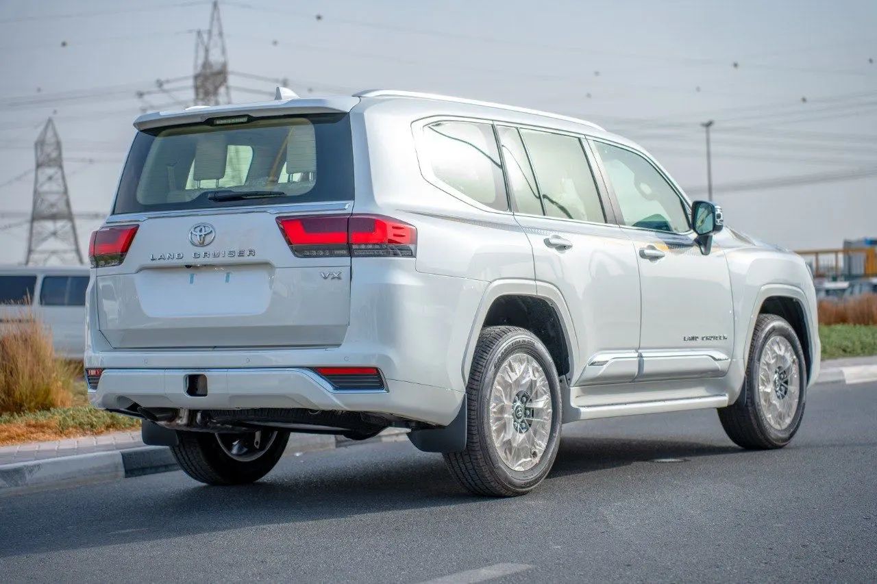 2025 Toyota Land Cruiser photo 5