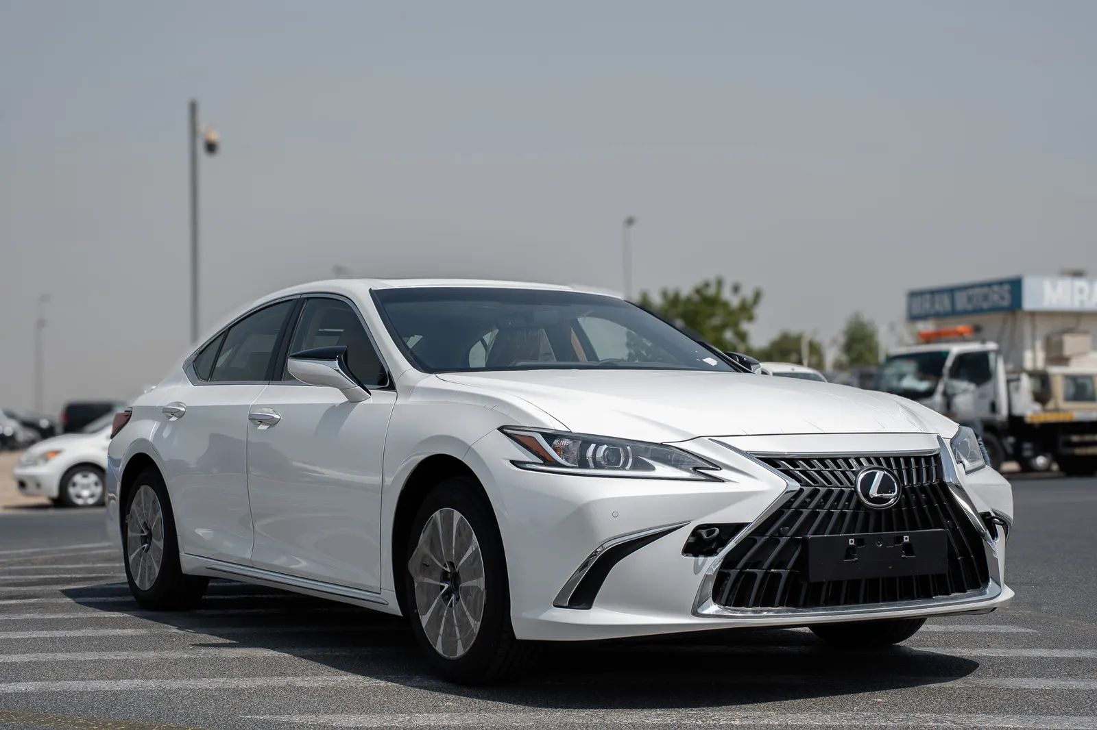 2025 Lexus ES photo 2