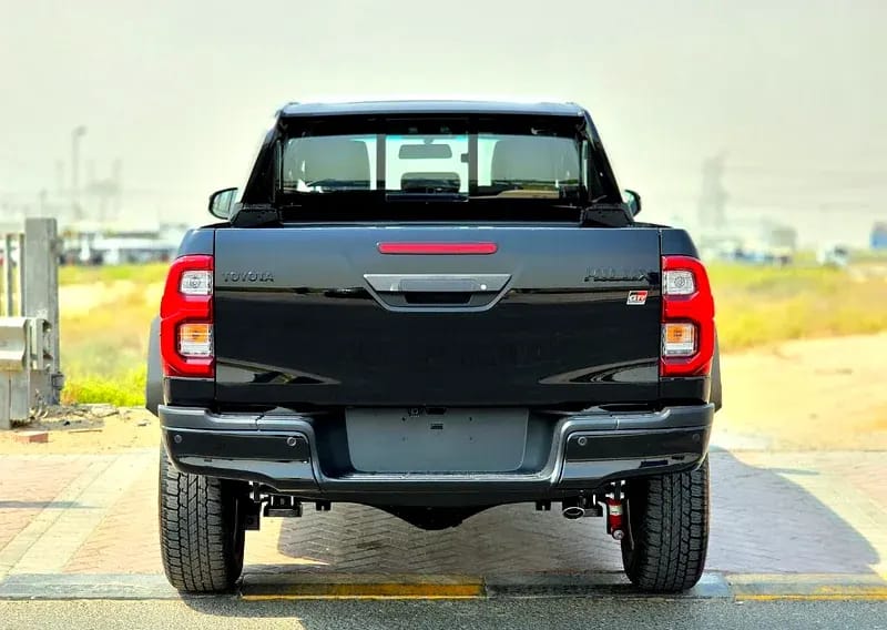 2025 Toyota Hilux photo 5