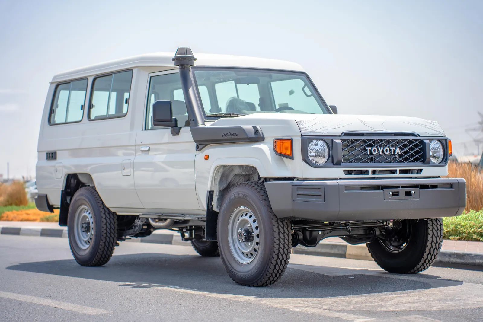 2025 Toyota Land Cruiser photo 2